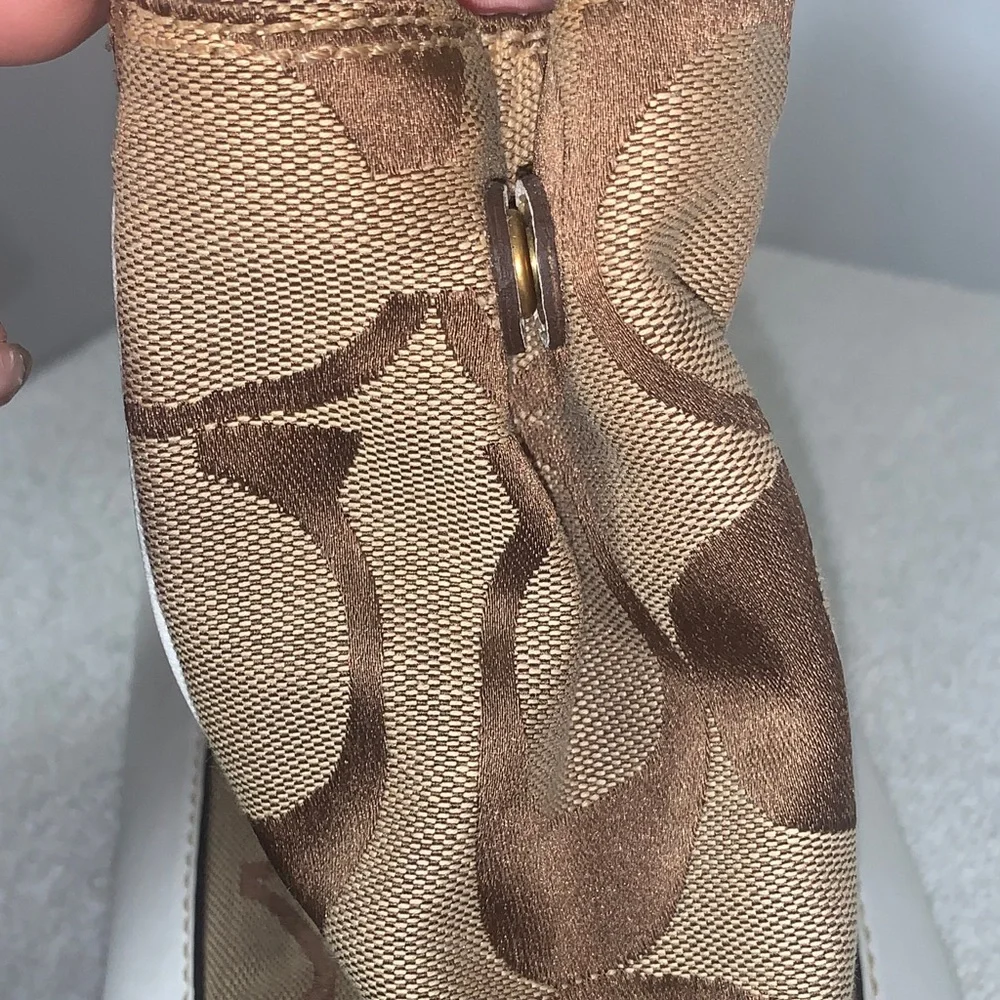 GUC Coach Hampton Madeline Signature Satchel L 14” x H 8” x D 5.5” - Picture 9 of 12